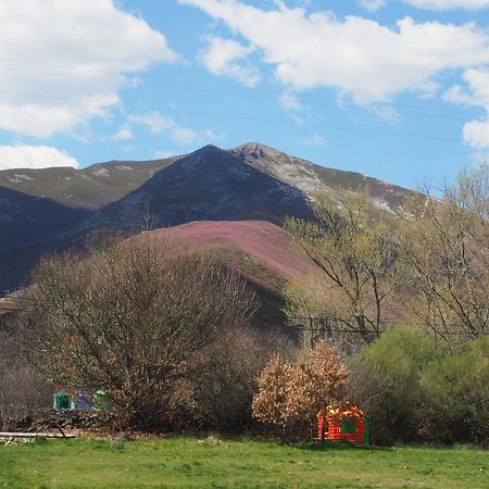 Vila Planet Ancares Candín Exteriér fotografie