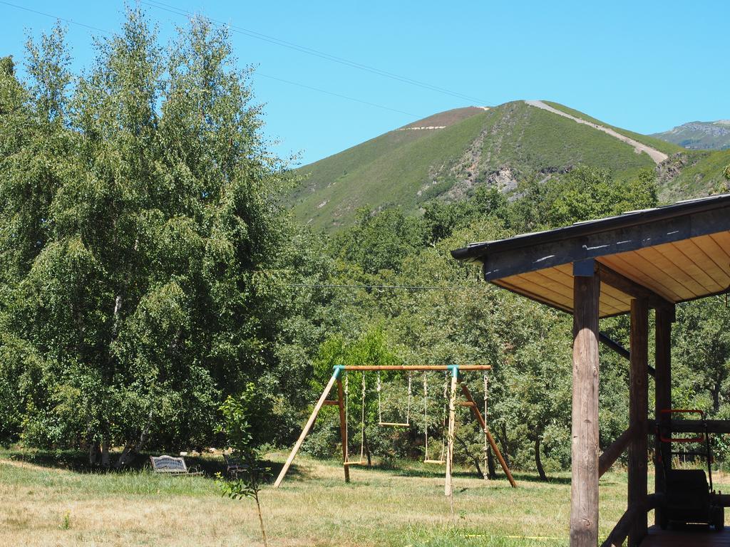 Vila Planet Ancares Candín Exteriér fotografie