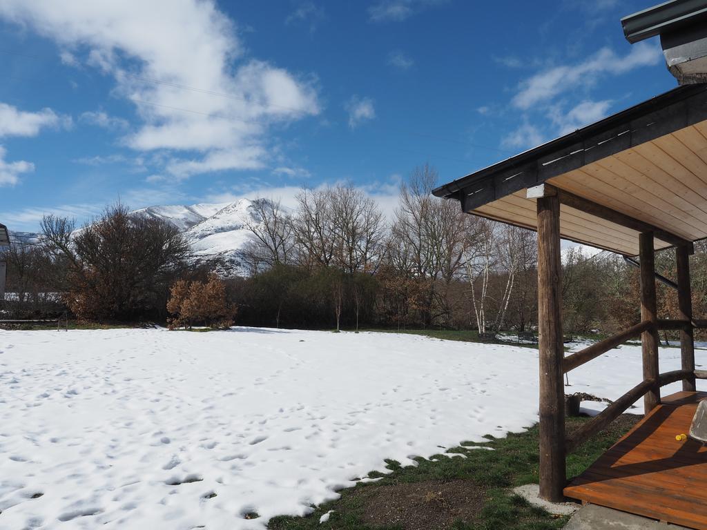 Vila Planet Ancares Candín Exteriér fotografie