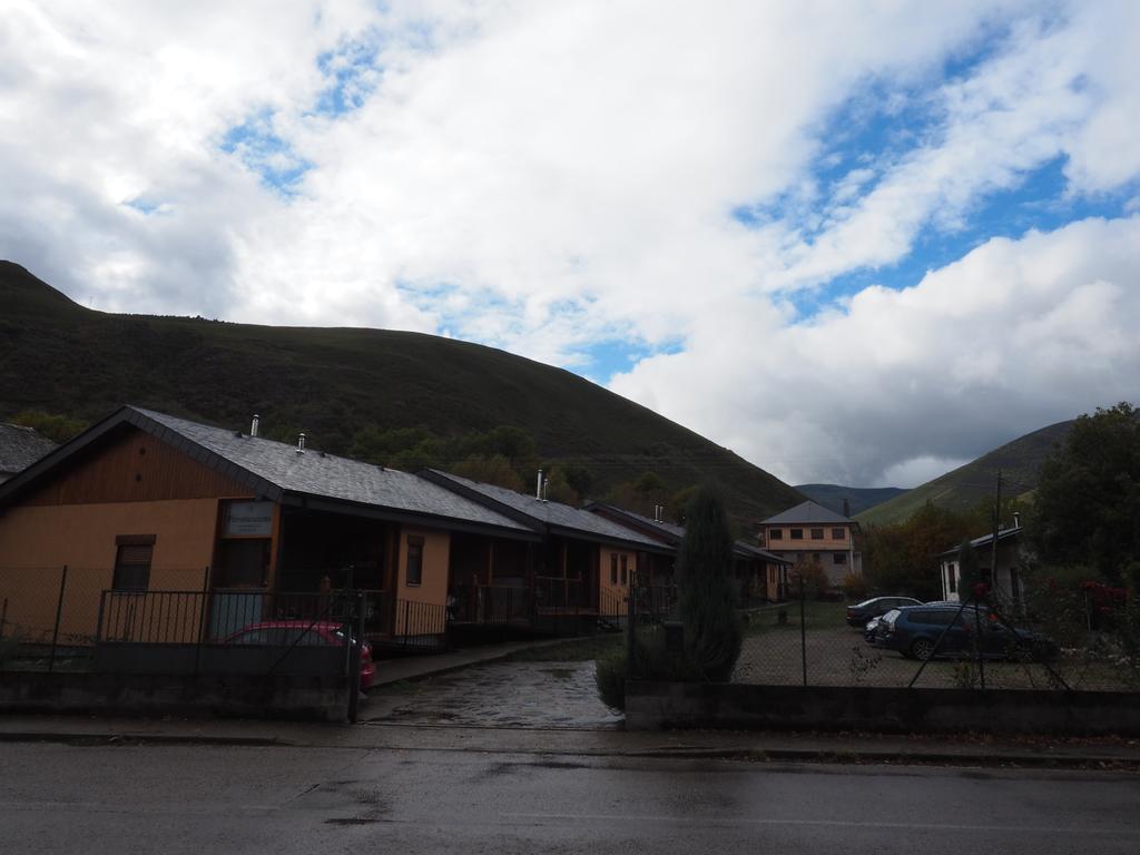 Vila Planet Ancares Candín Exteriér fotografie