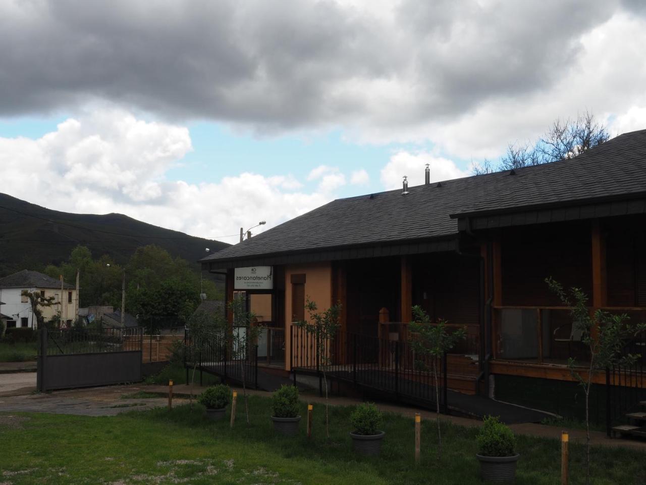 Vila Planet Ancares Candín Exteriér fotografie